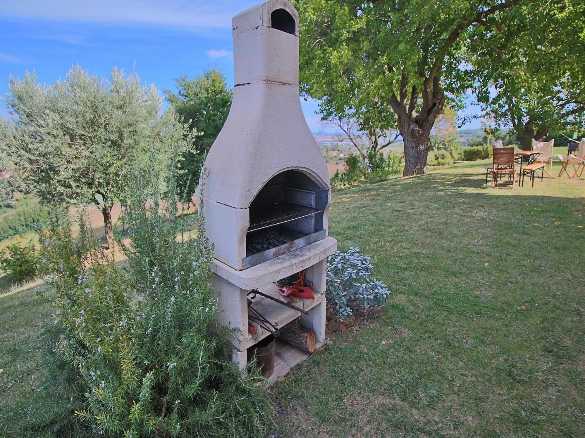 Cottage In Montelabbate With Pool Garden Bbq Parking Exterior photo