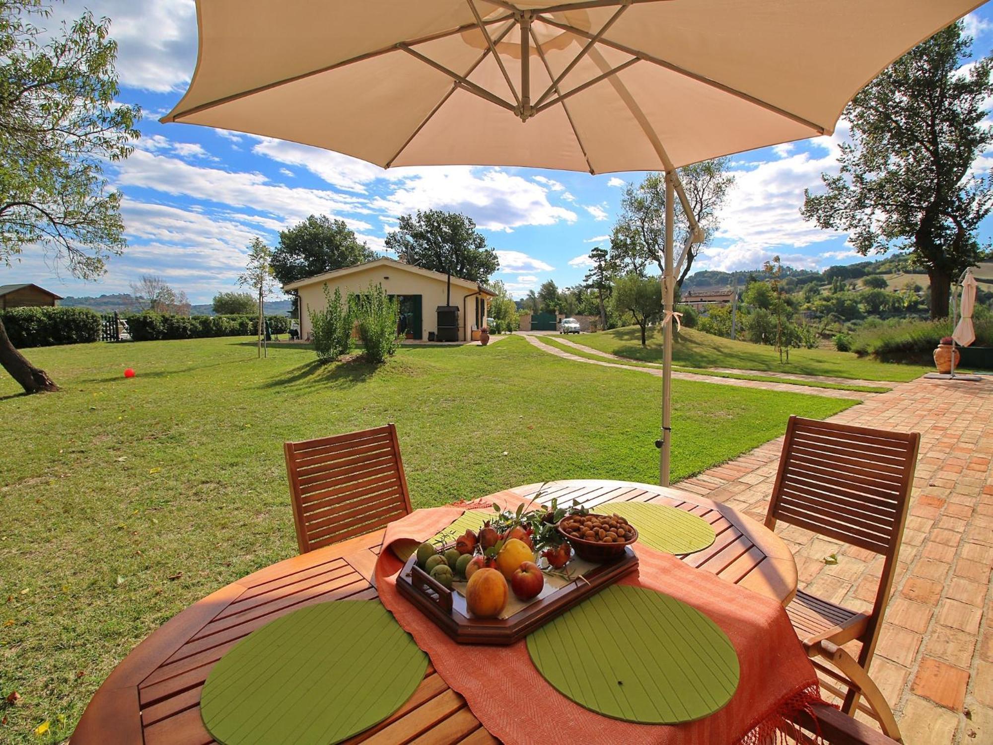 Cottage In Montelabbate With Pool Garden Bbq Parking Exterior photo