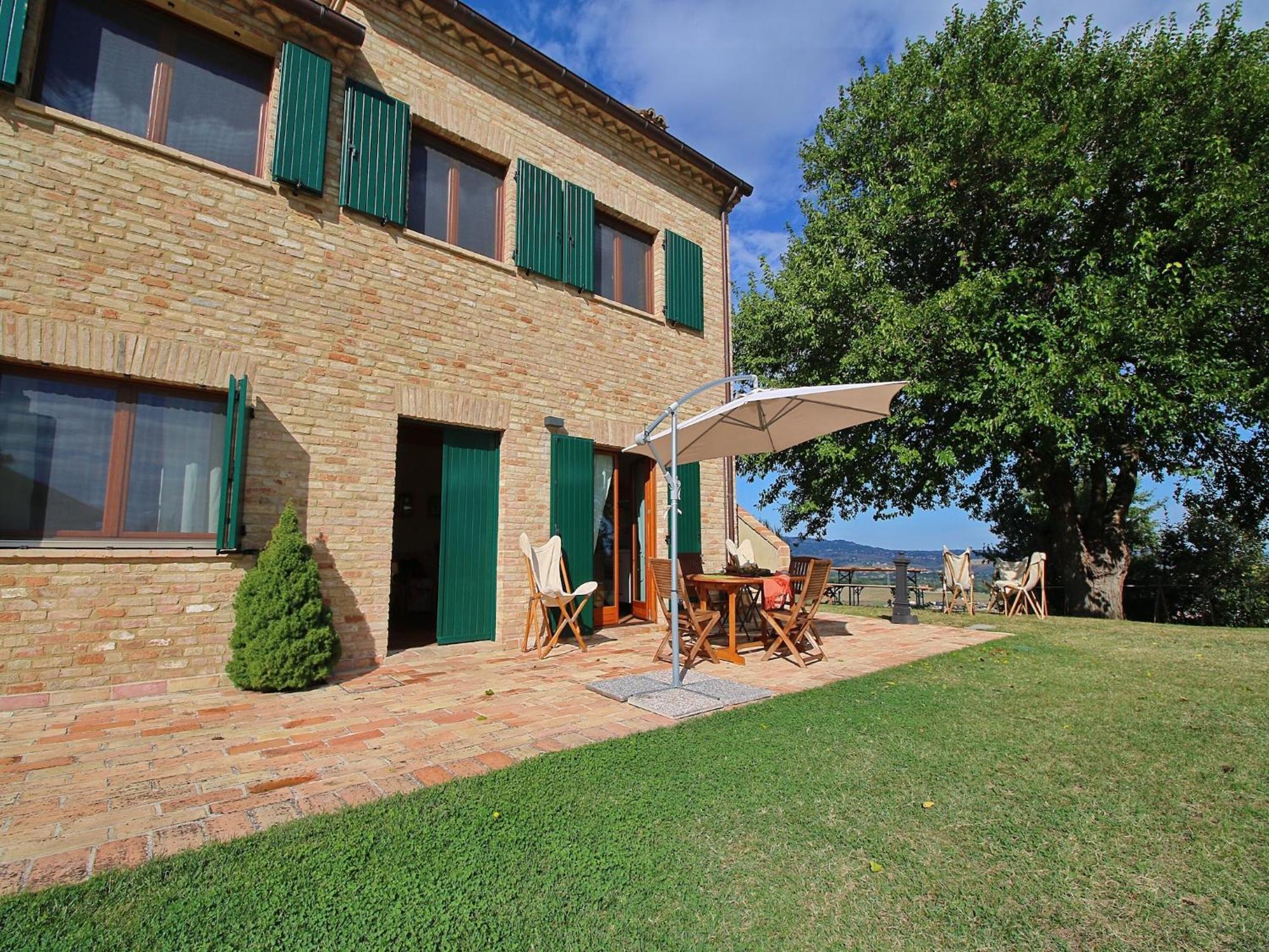 Cottage In Montelabbate With Pool Garden Bbq Parking Exterior photo